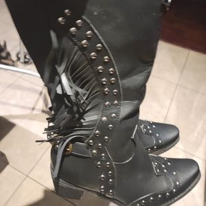 New black fringe boots sz 8